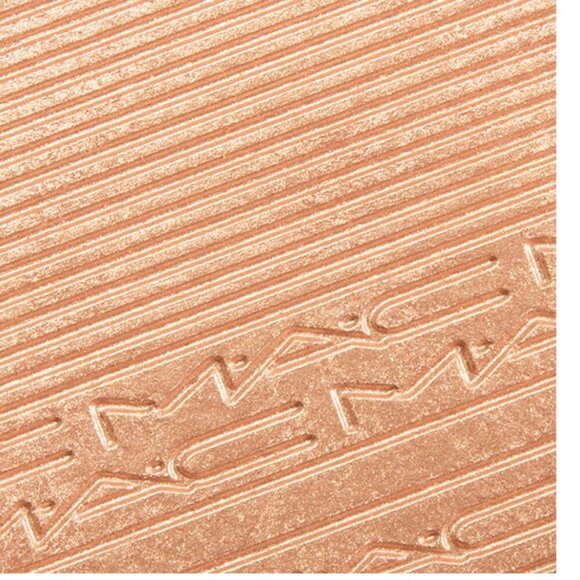 MAC Cosmetics Extra Dimension Skinfinish Oh, Darling! - Picture 5 of 7